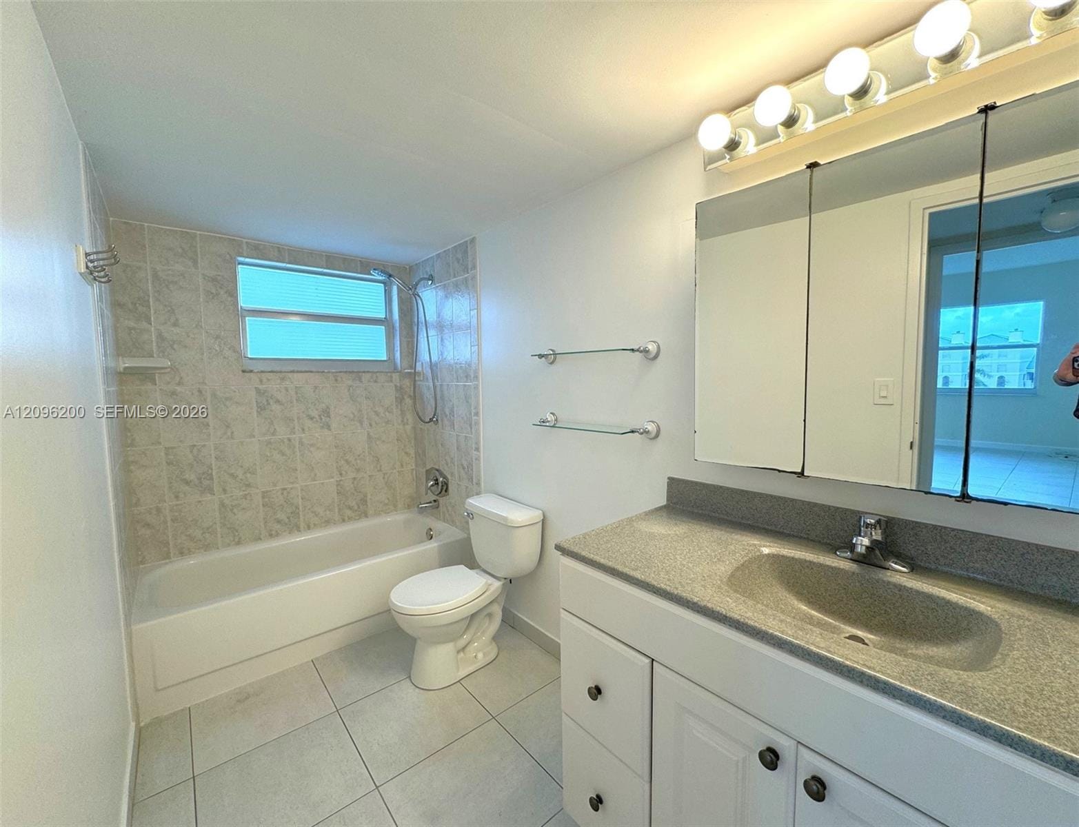 2555 NE 11th Street 710, Fort Lauderdale, FL 33304 photo 16