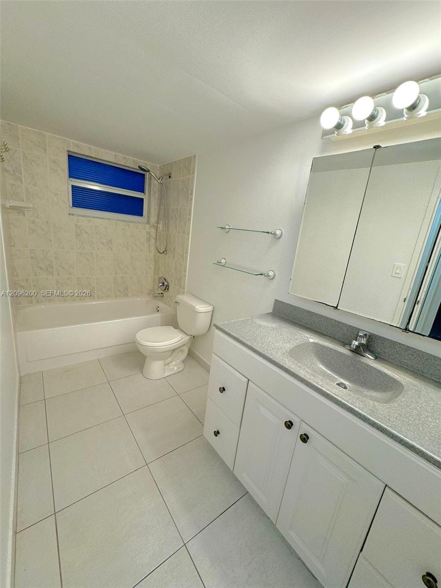 2555 NE 11th Street 710, Fort Lauderdale, FL 33304 photo 17