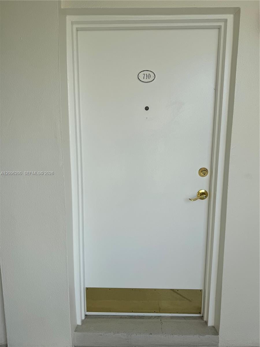 2555 NE 11th Street 710, Fort Lauderdale, FL 33304 photo 3