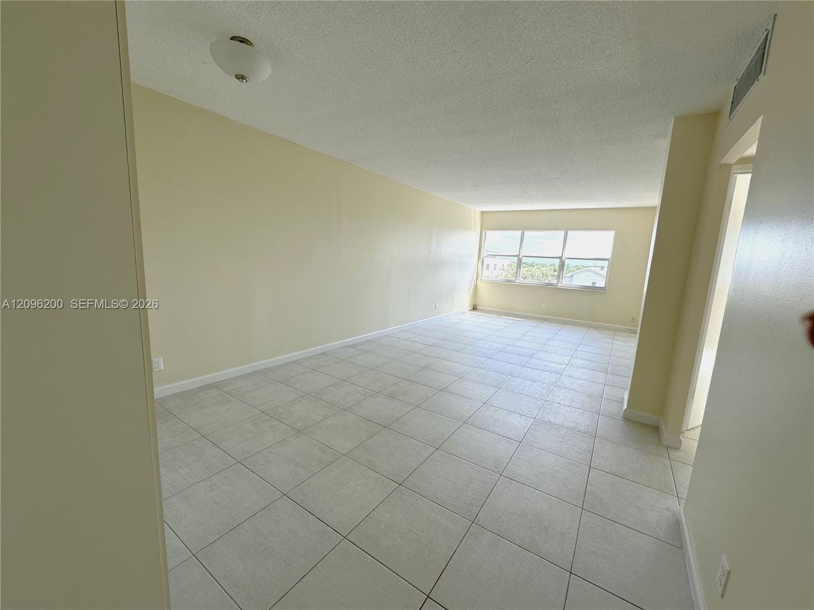 2555 NE 11th Street 710, Fort Lauderdale, FL 33304 photo 4