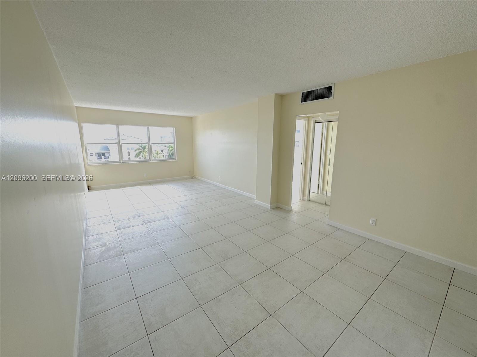 2555 NE 11th Street 710, Fort Lauderdale, FL 33304 photo 5
