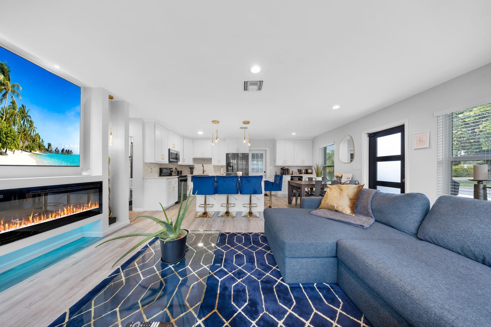 700 NE 16TH Court — photo 9