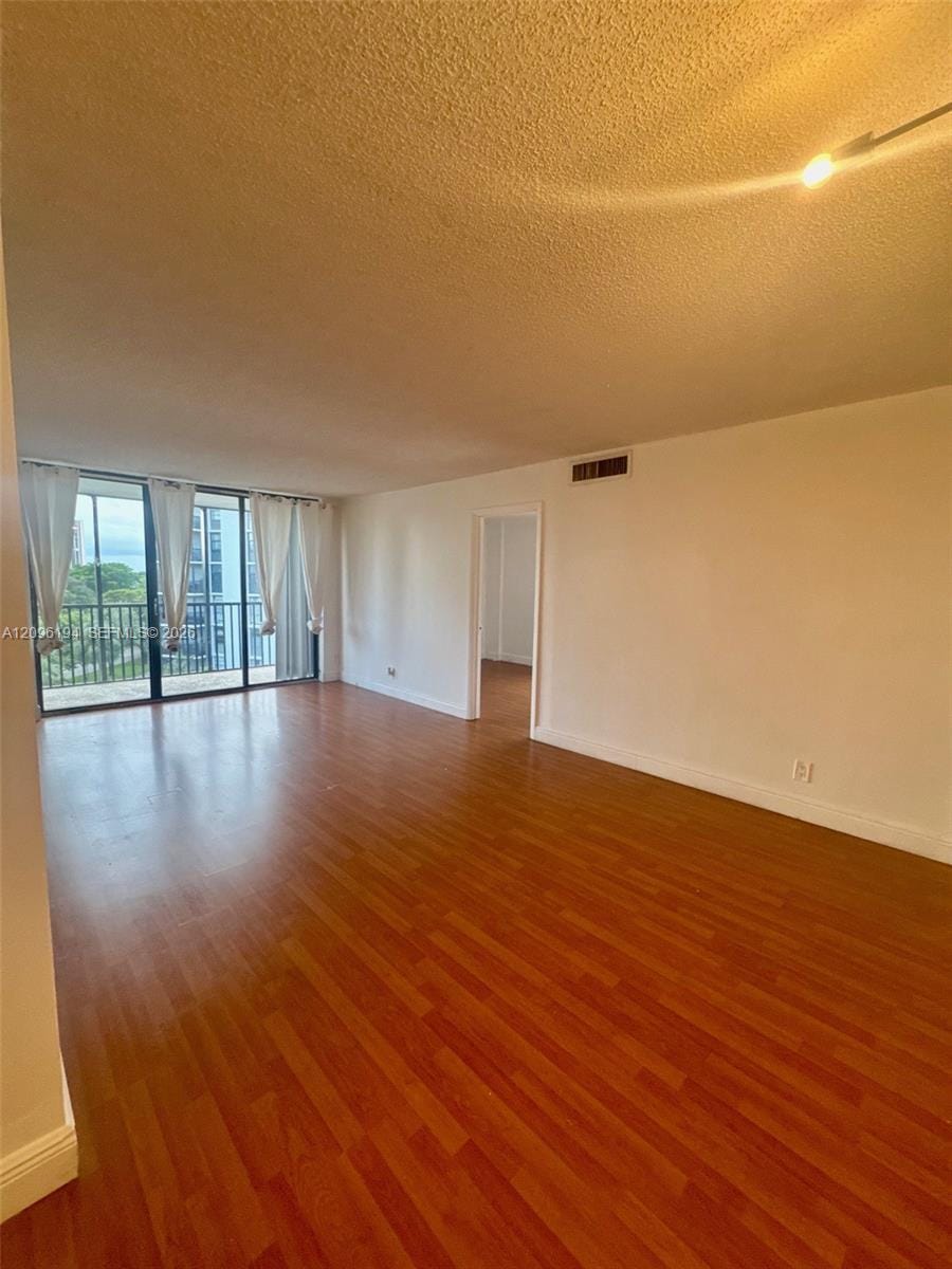 1 bedroom home for sale at 3475 Country Club, Aventura, FL 33180 — $1,800