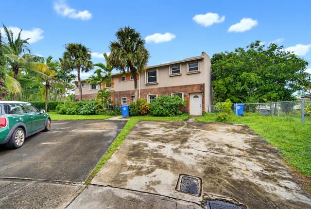 247 SUNSHINE Drive, Coconut Creek, FL 33066