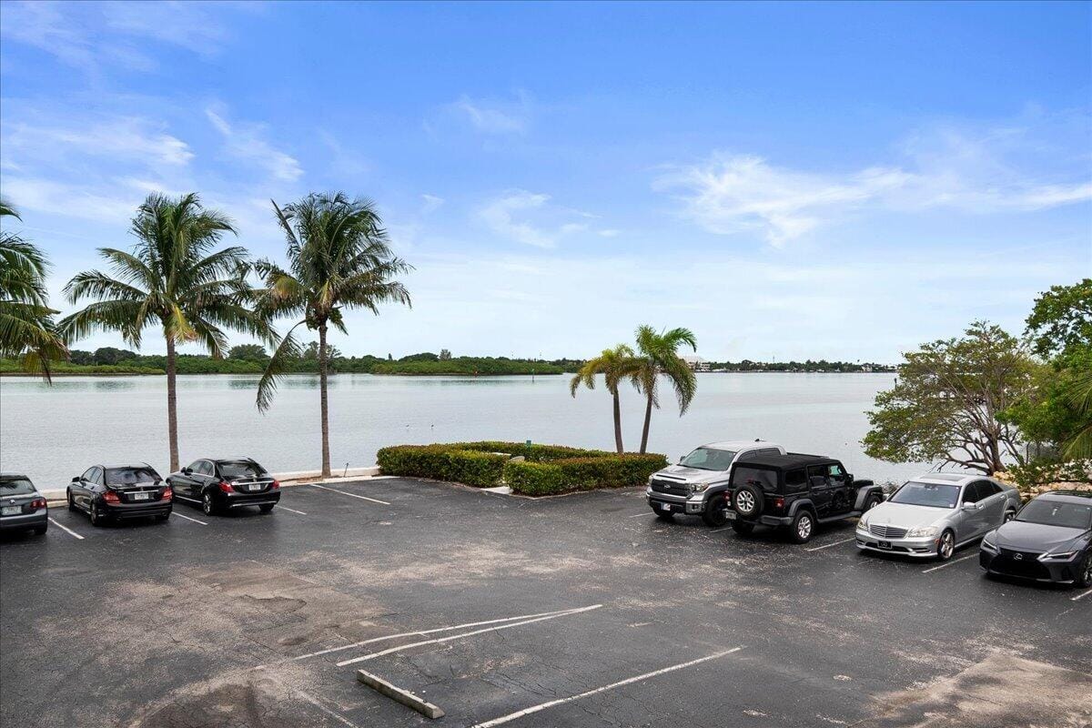 2560 S Ocean Boulevard, Palm Beach, FL 33480 photo 17