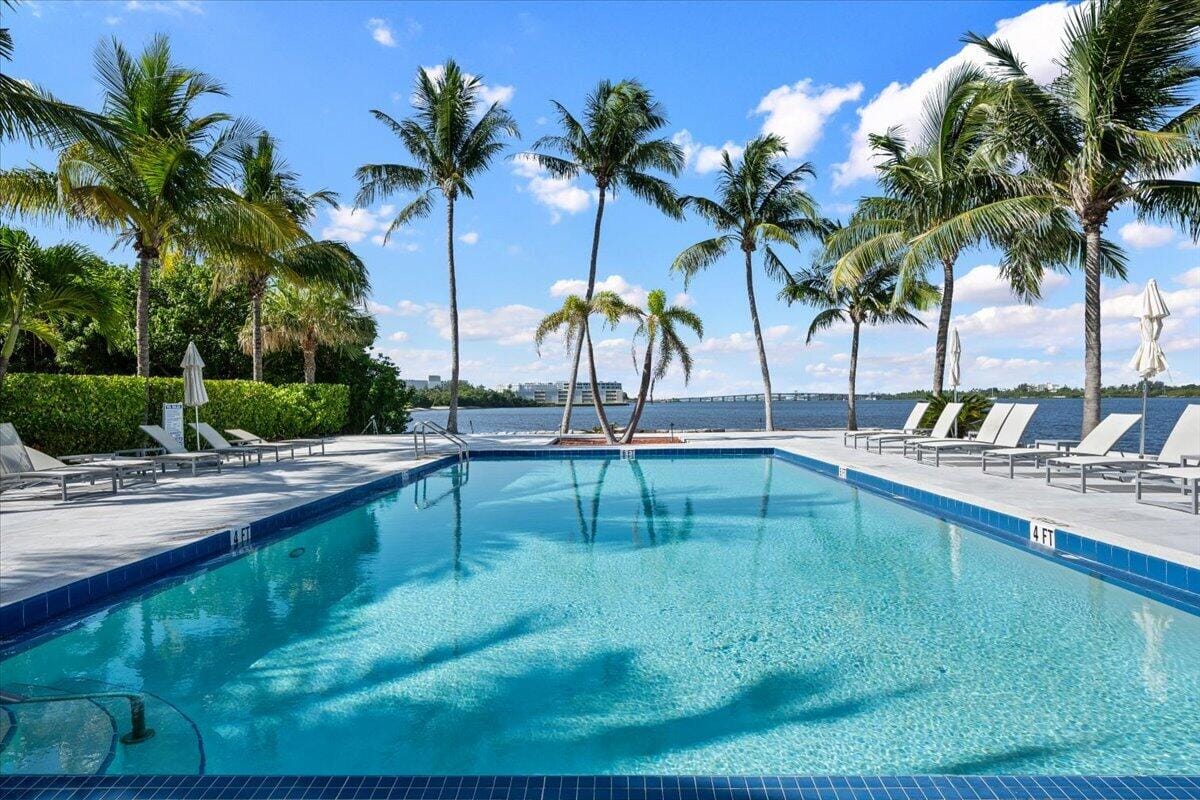 2560 S Ocean Boulevard, Palm Beach, FL 33480 photo 23