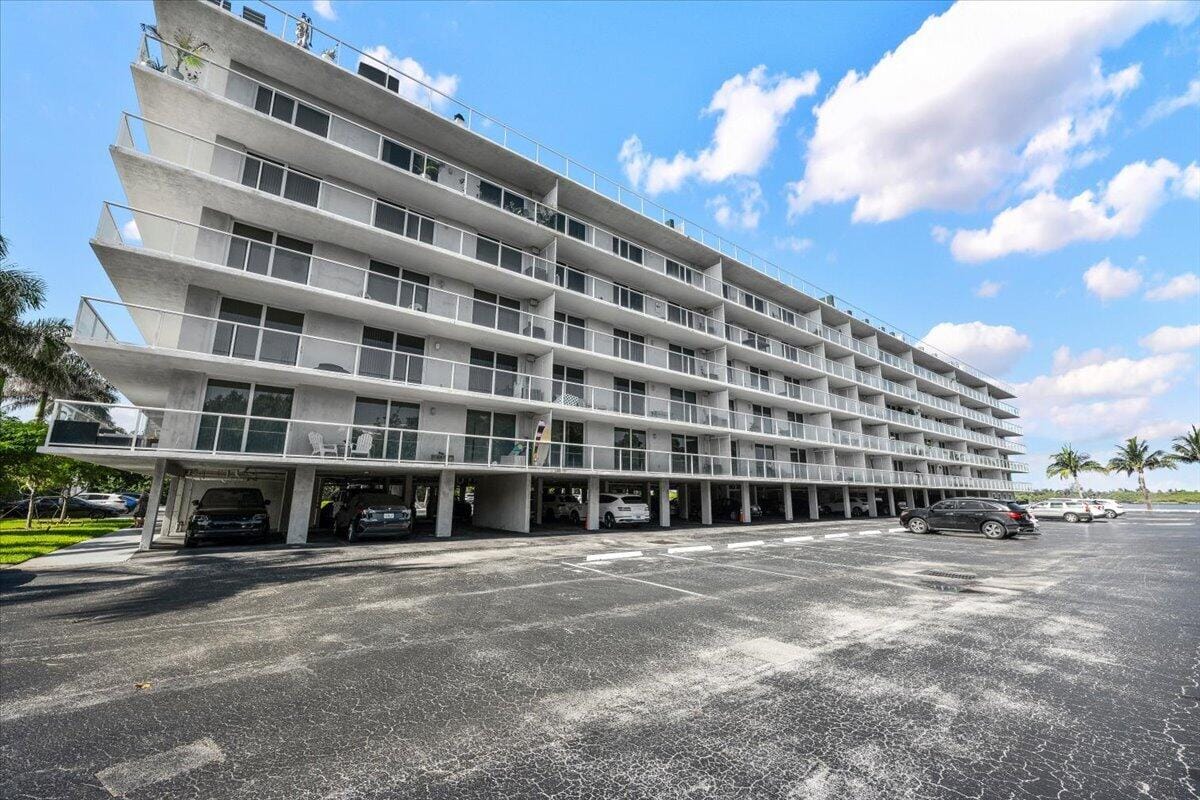 2560 S Ocean Boulevard, Palm Beach, FL 33480 photo 24