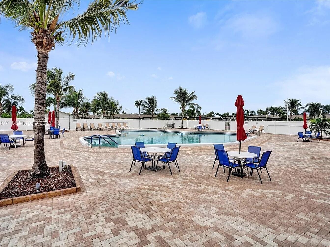 2956 Crosley Drive E C — photo 11