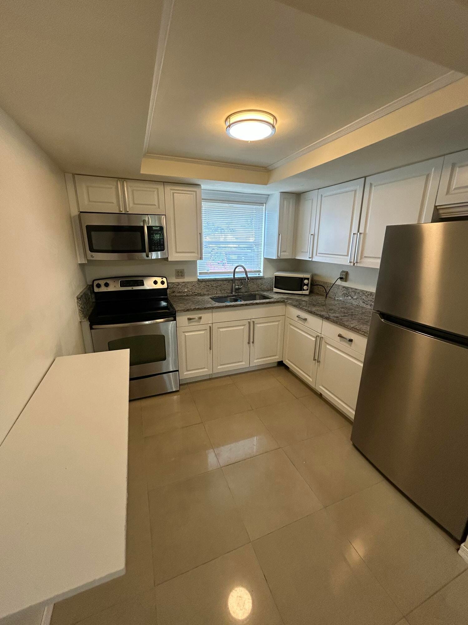 2956 Crosley Drive E C — photo 3