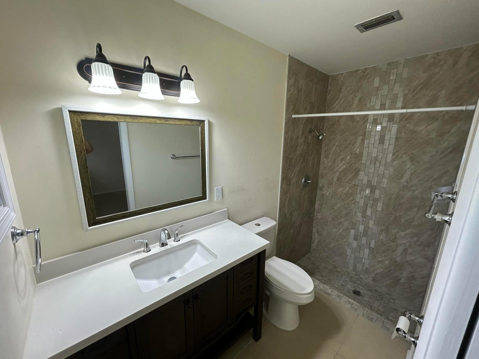 2956 Crosley Drive E C — photo 6