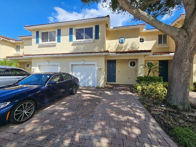 2779 S Evergreen Circle, Boynton Beach, FL 33426
