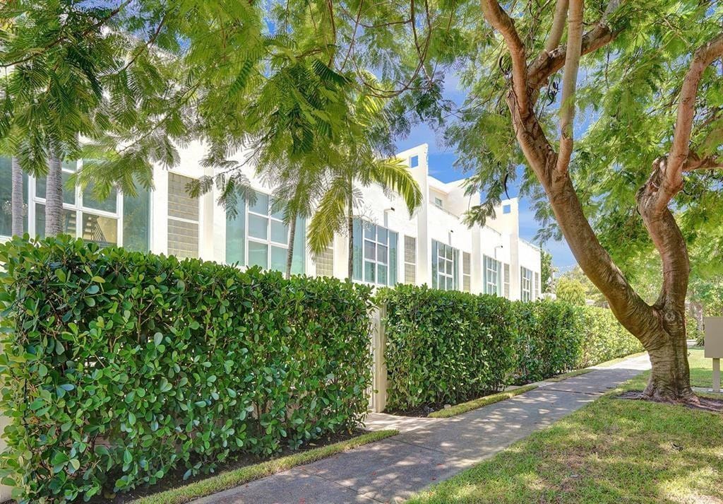 1703 NE 5TH Court 1703, Fort Lauderdale, FL 33301 photo 2