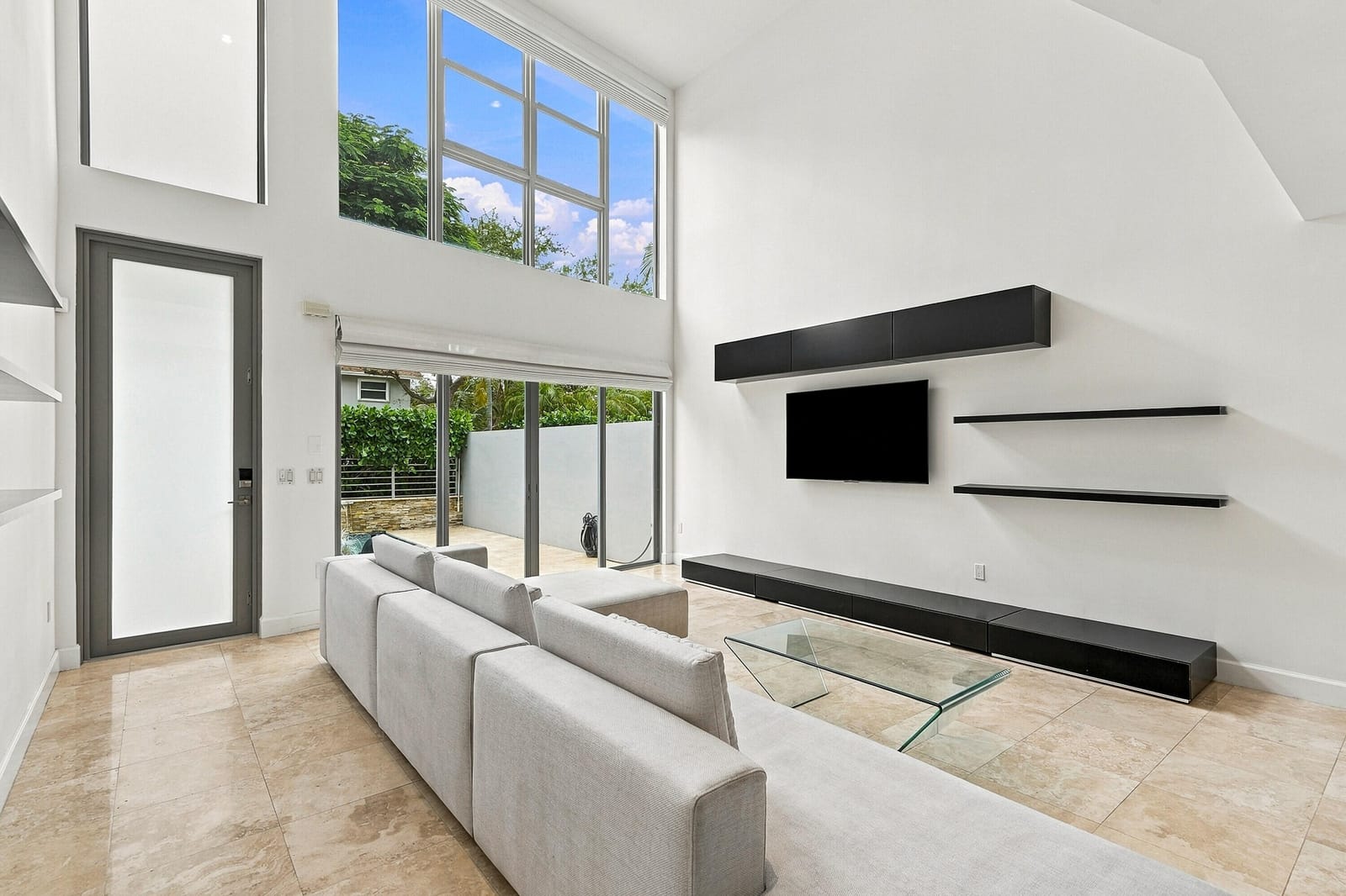 1703 NE 5TH Court 1703, Fort Lauderdale, FL 33301 photo 5