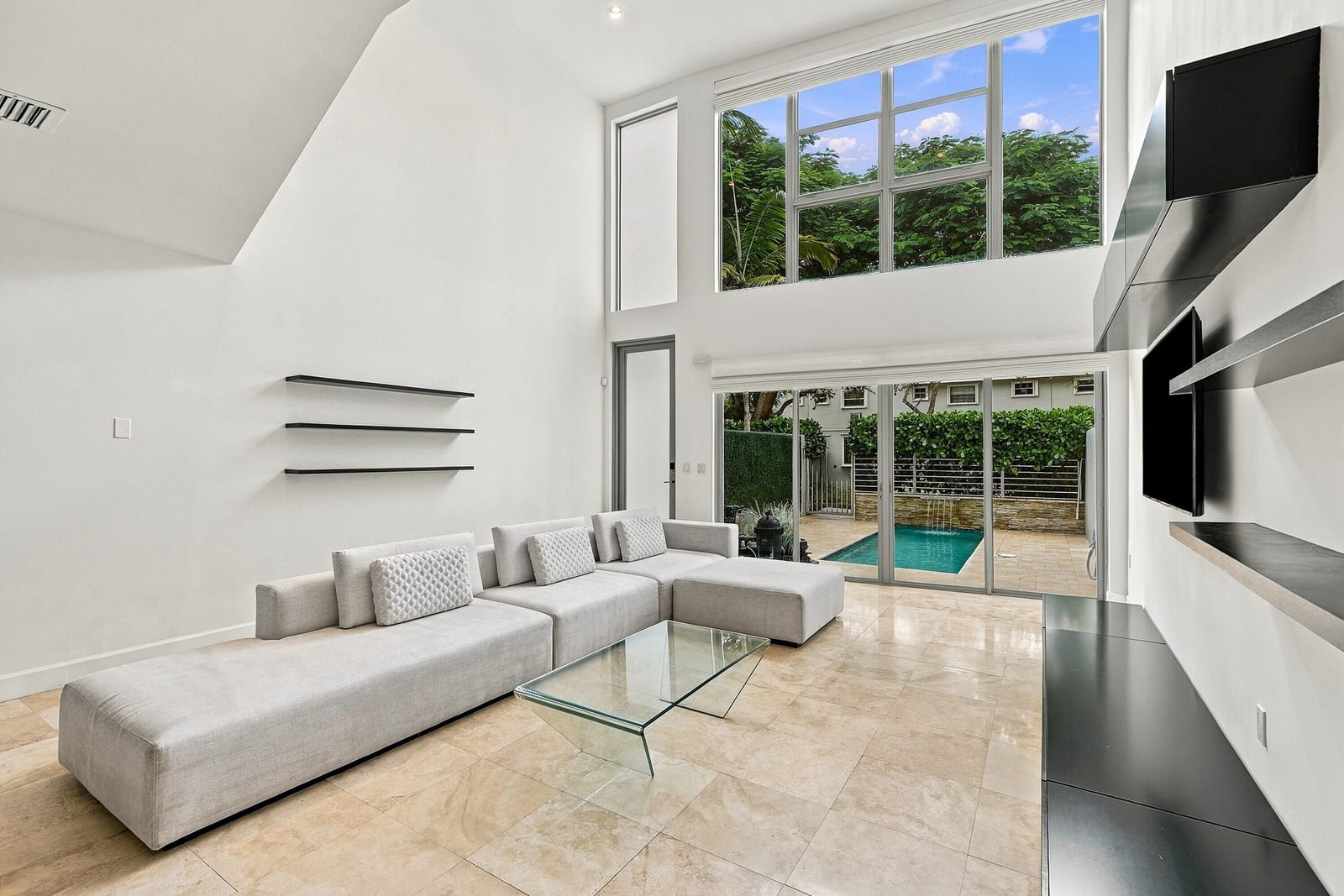 1703 NE 5TH Court 1703, Fort Lauderdale, FL 33301 photo 6