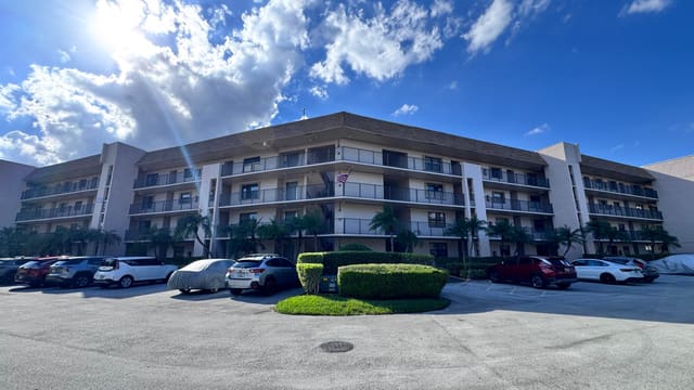 10207 Sunrise Lakes Boulevard 407, Sunrise, FL 33322