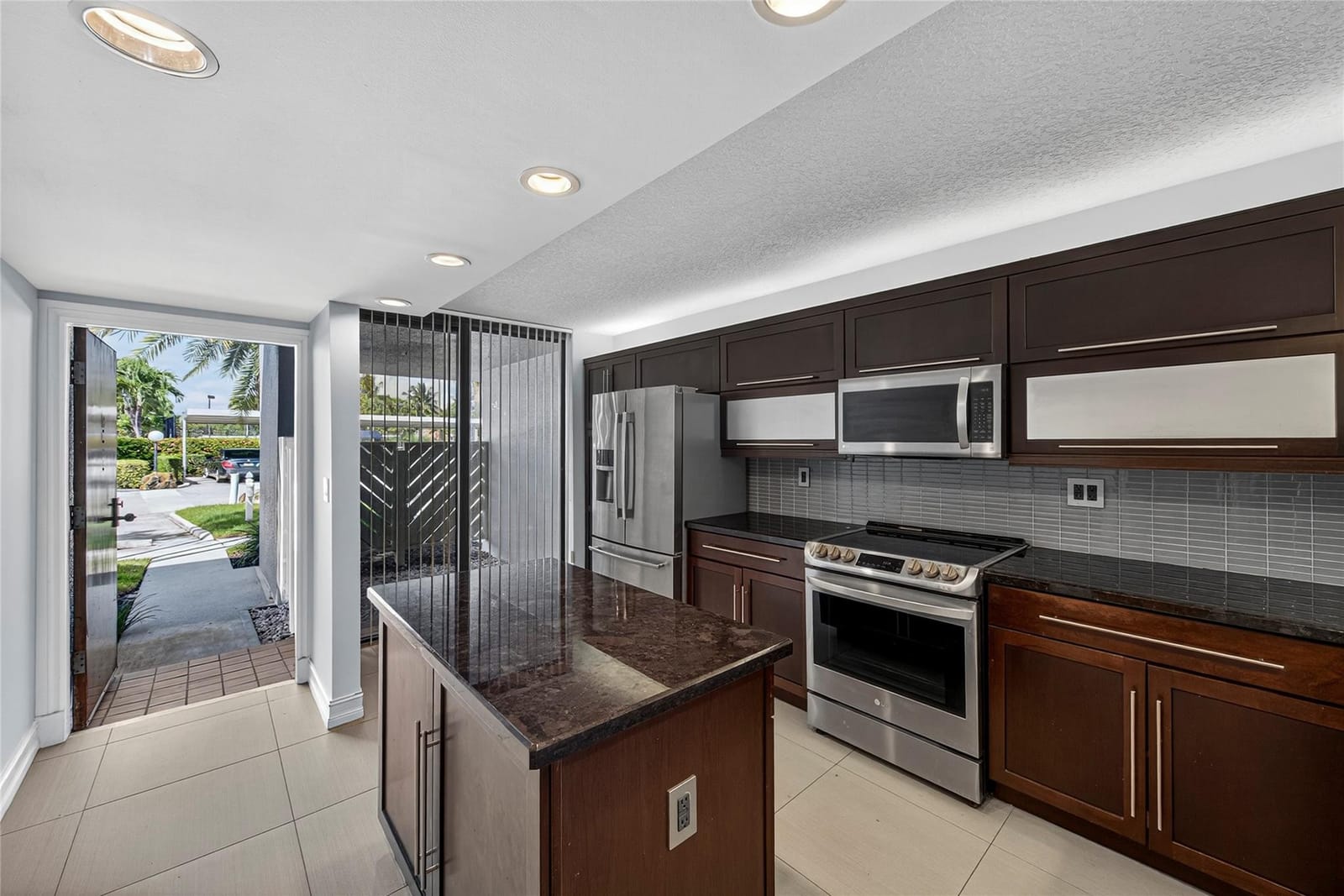 1100 SE 5TH Court 53 — photo 3