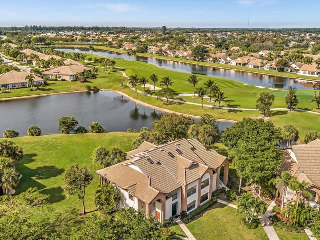 8049 Aberdeen Drive 201, Boynton Beach, FL 33472