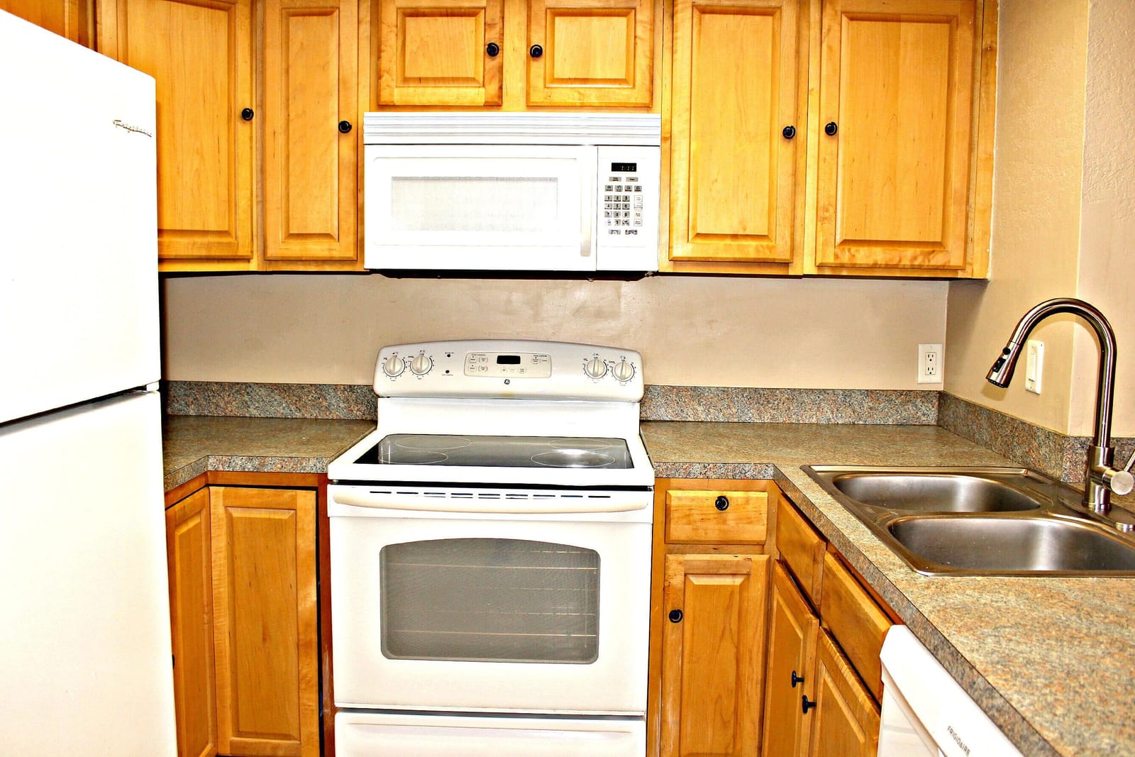 1500 SE Royal Green Circle 102, Port St. Lucie, FL 34952 photo 4