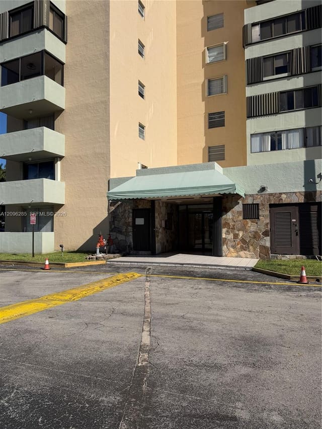 5055 NW 7th Street 504, Miami, FL 33126
