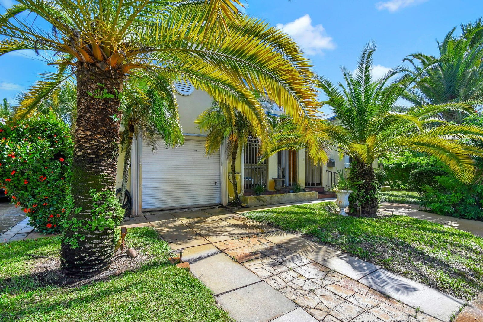 124 S Palmway — photo 2