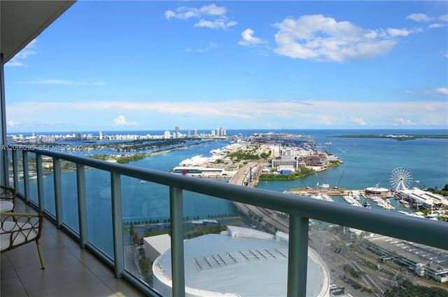 888 Biscayne Boulevard 4701, Miami, FL 33132