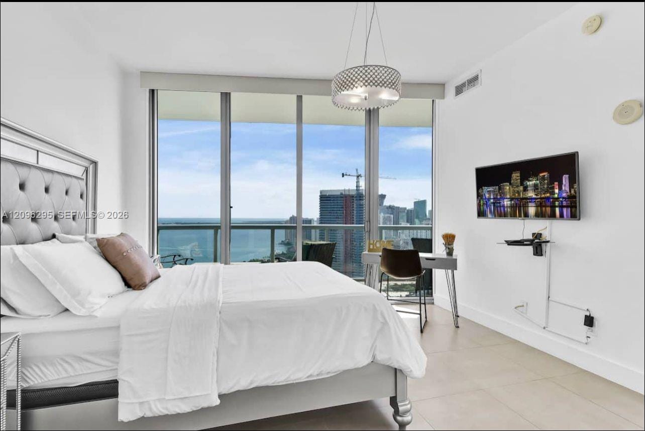 888 Biscayne Boulevard 4701 — photo 11