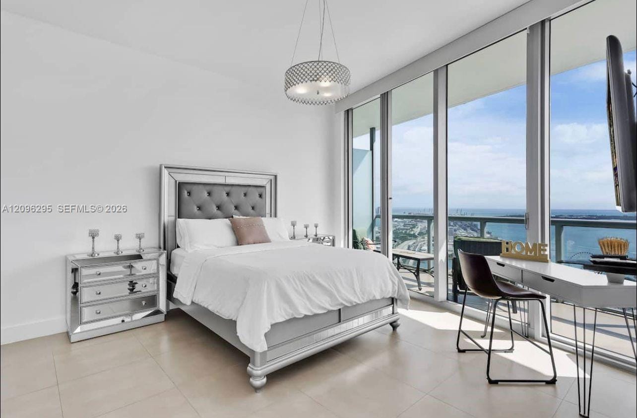 888 Biscayne Boulevard 4701 — photo 12