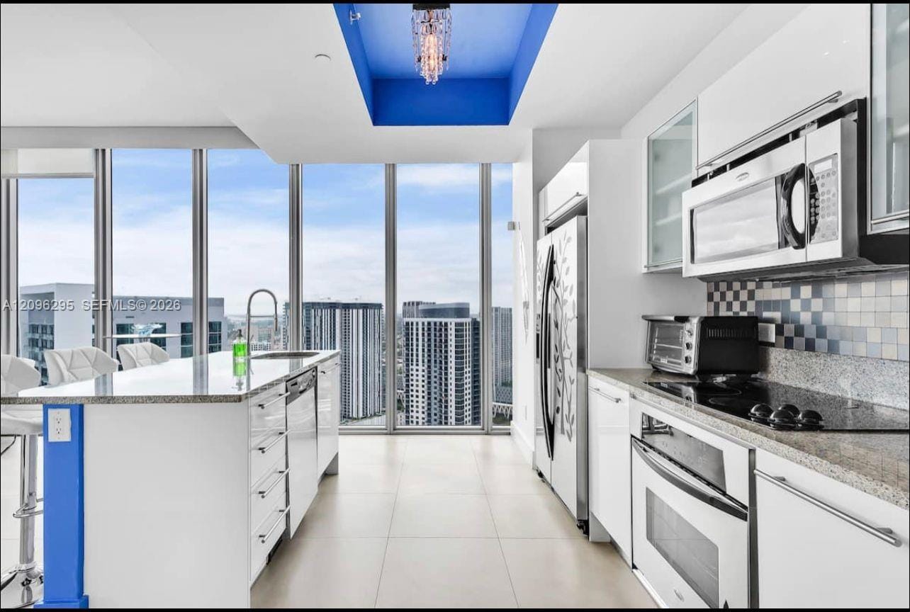 888 Biscayne Boulevard 4701 — photo 5