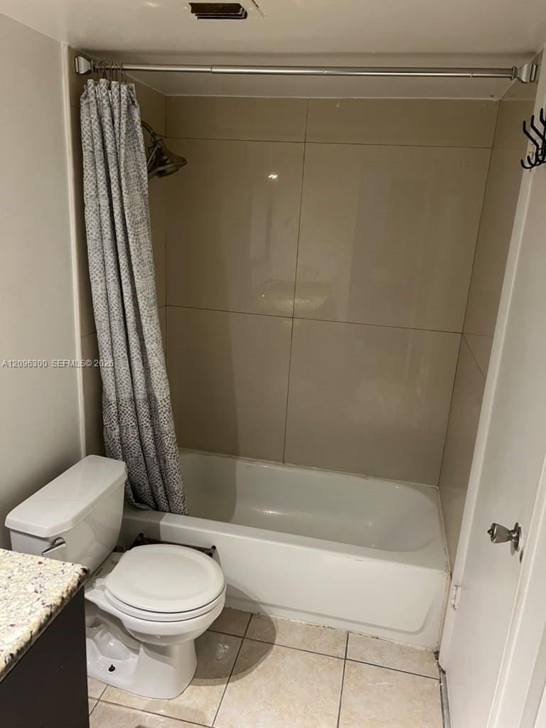 486 NW 165th St Road B-603 — photo 11