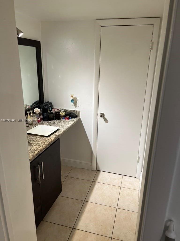 486 NW 165th St Road B-603, Miami, FL 33169 photo 16