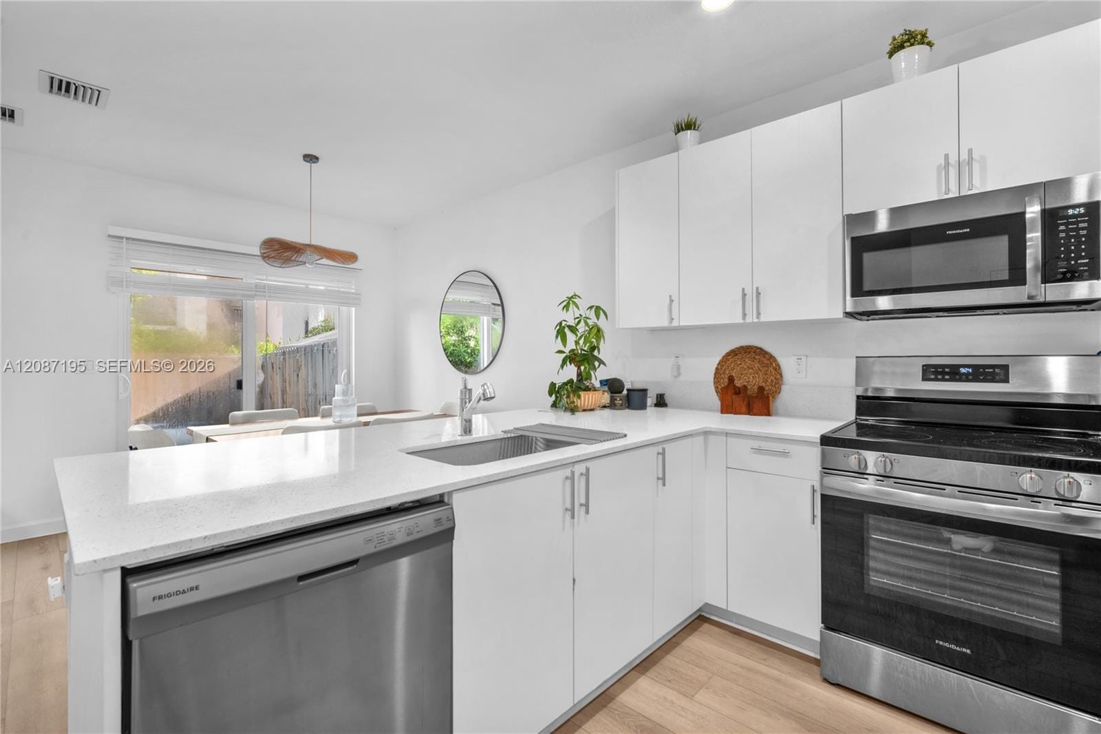 5075 SW 37th Street — photo 9
