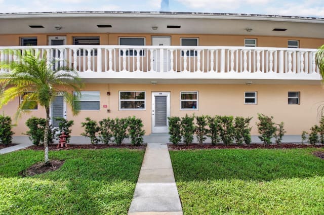 2192 NE 1st Way 104, Boynton Beach, FL 33435