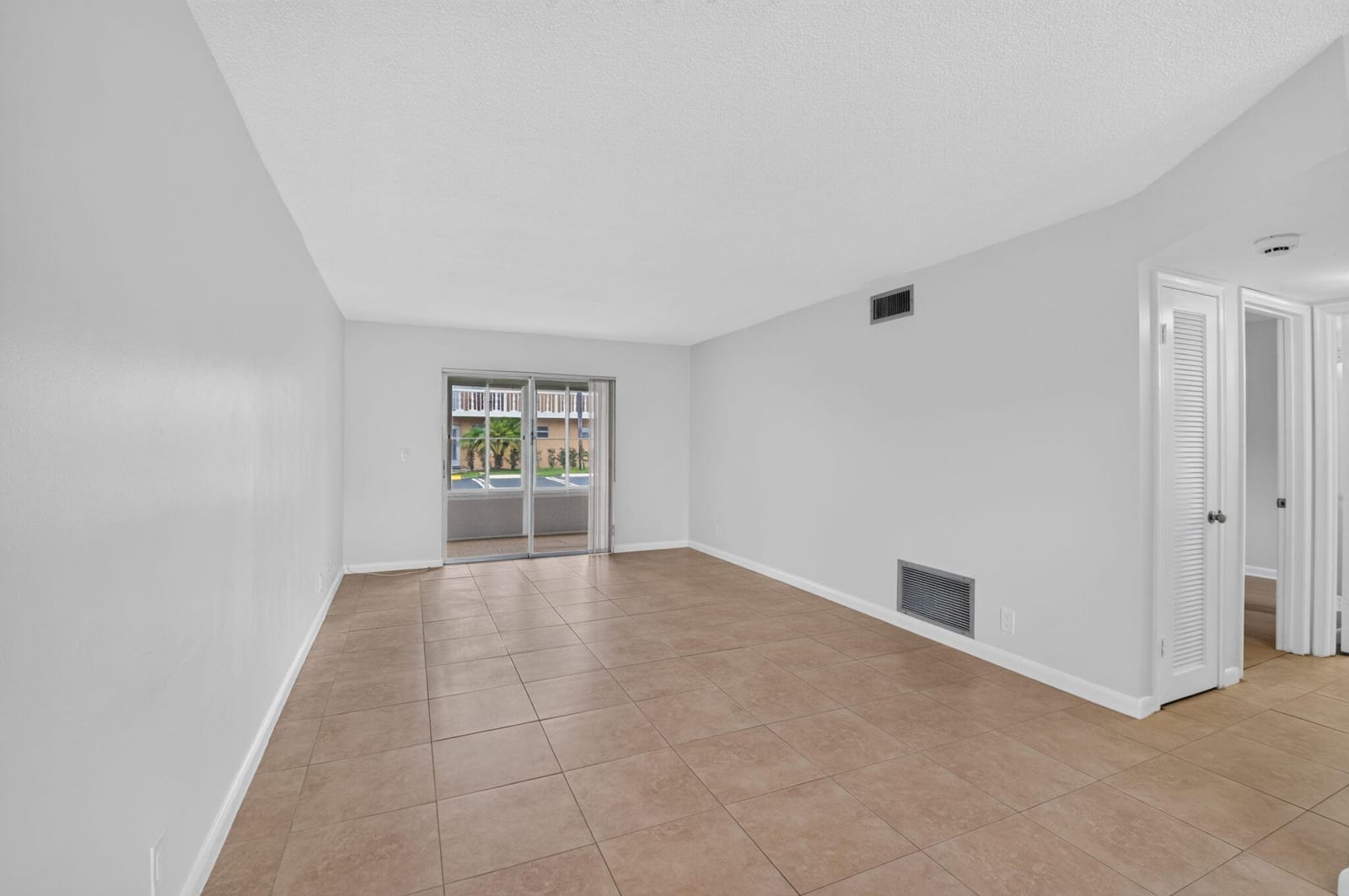 2192 NE 1st Way 104, Boynton Beach, FL 33435 photo 4