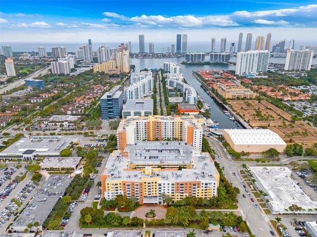 18800 NE 29th Avenue 922, Aventura, FL 33180