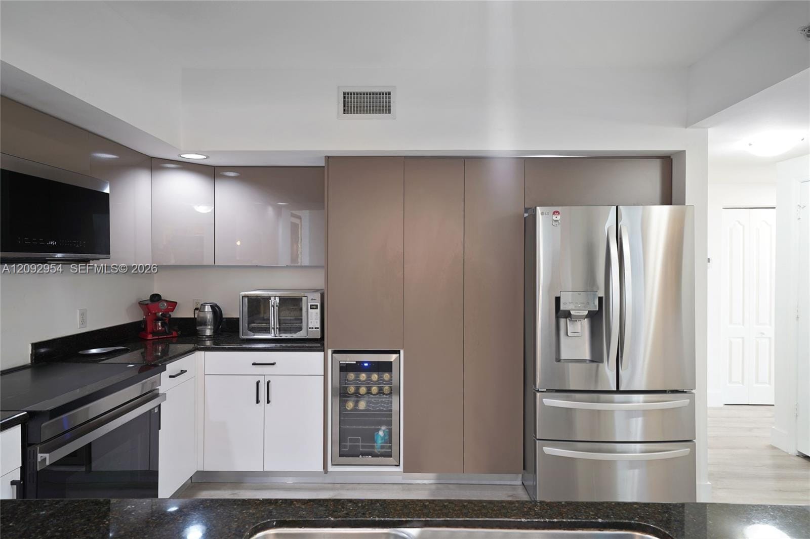 110 N Federal Highway 1404 — photo 11