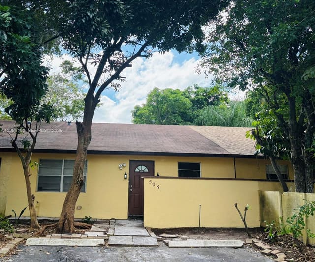 508 NW 43rd Place, Deerfield Beach, FL 33064