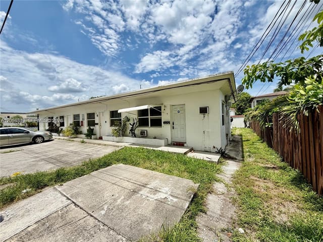 2041 Jackson Street 2, Hollywood, FL 33020