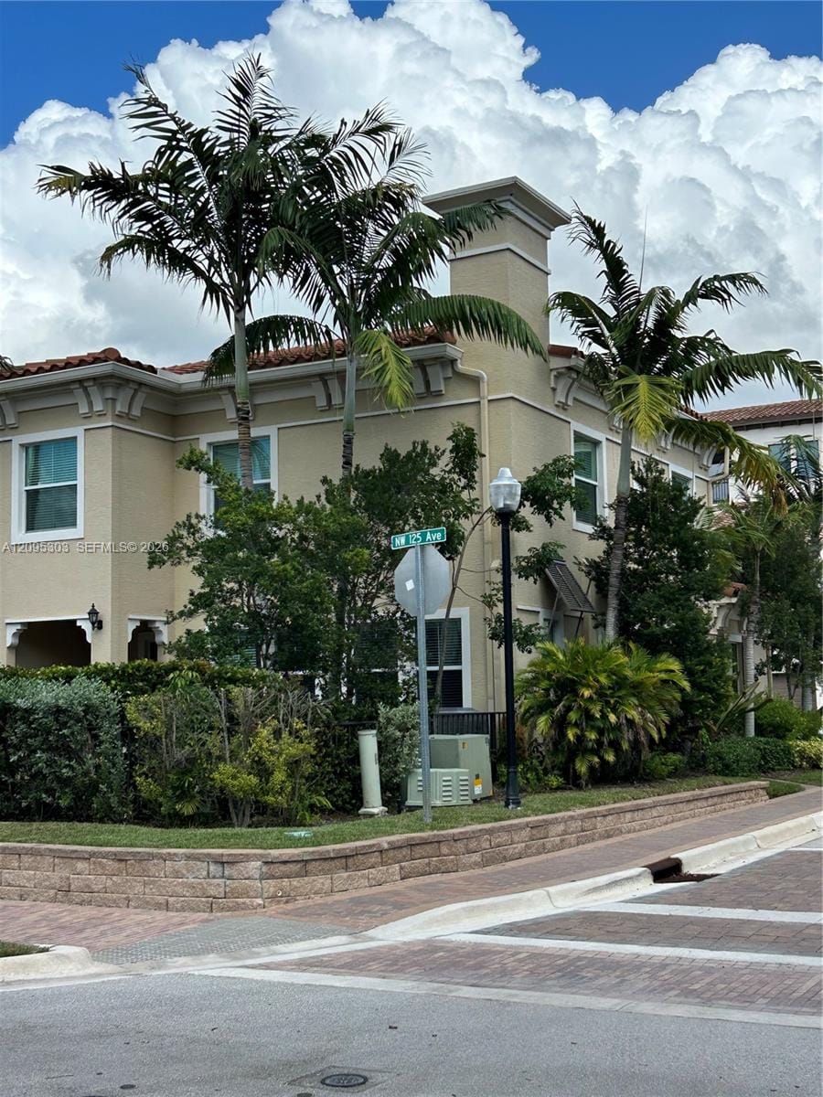 2979 NW 124th Way, Sunrise, FL 33323