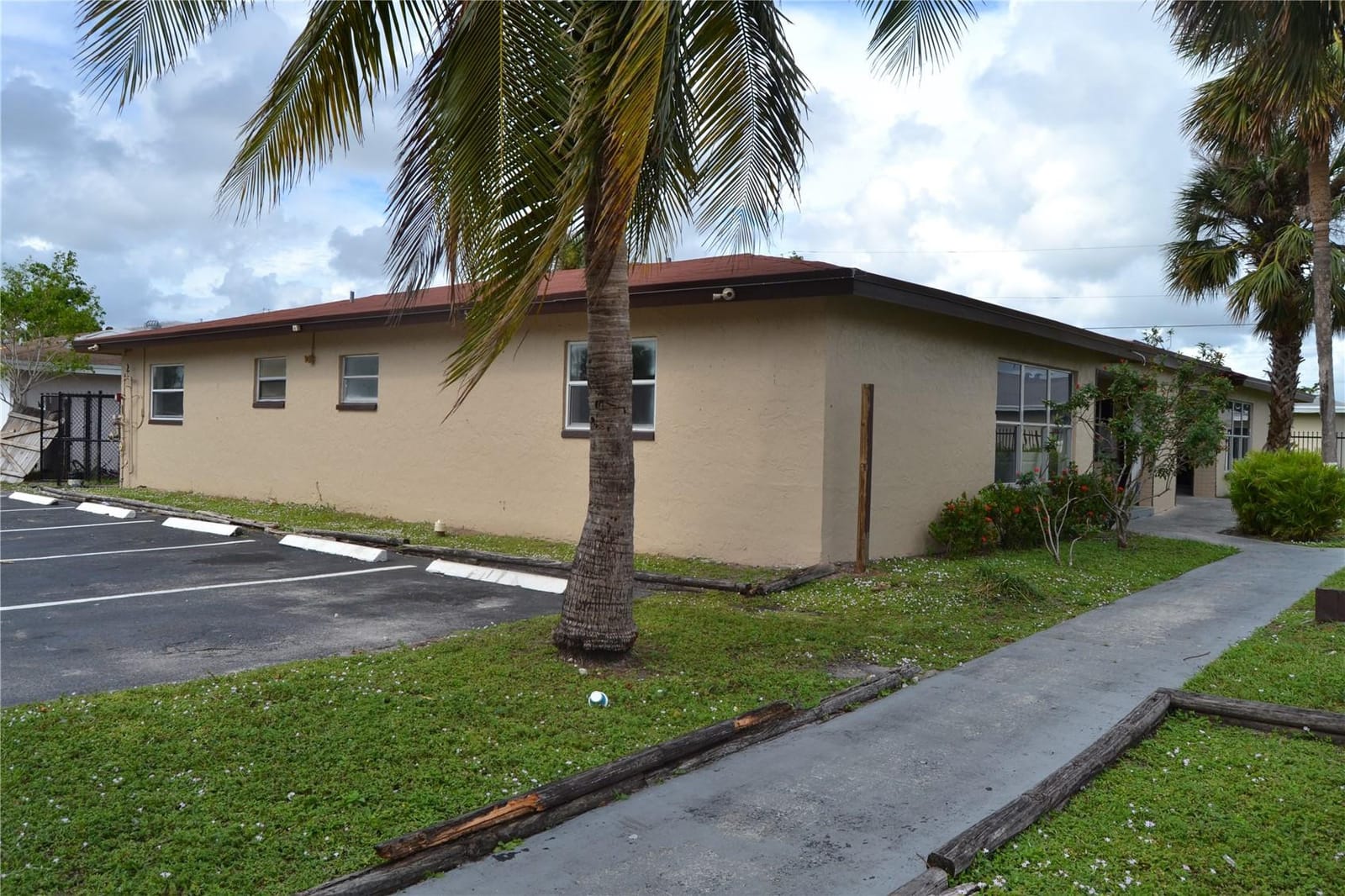 5631 NW 27th Court 5631, Lauderhill, FL 33313 photo 2