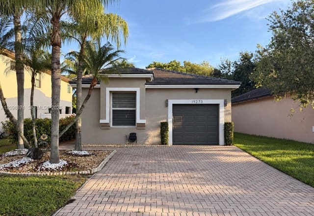 19273 NW 14th Street 19273, Pembroke Pines, FL 33029