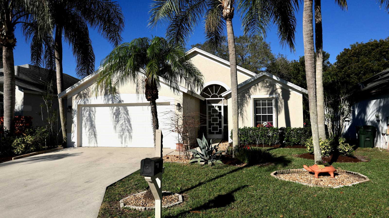 2220 Soundings Court — photo 1