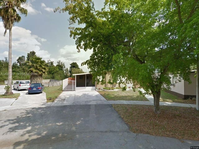 21750 NW 1st Street, Pembroke Pines, FL 33029