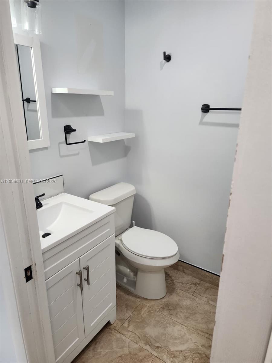 812 Lake Mcgregor Drive, Fort Myers, FL 33919 photo 13