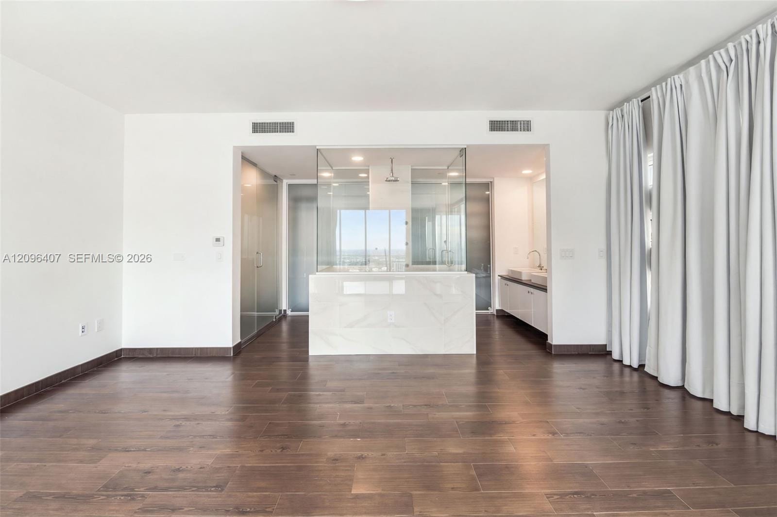 1040 Biscayne Boulevard 3704, Miami, FL 33132 photo 14