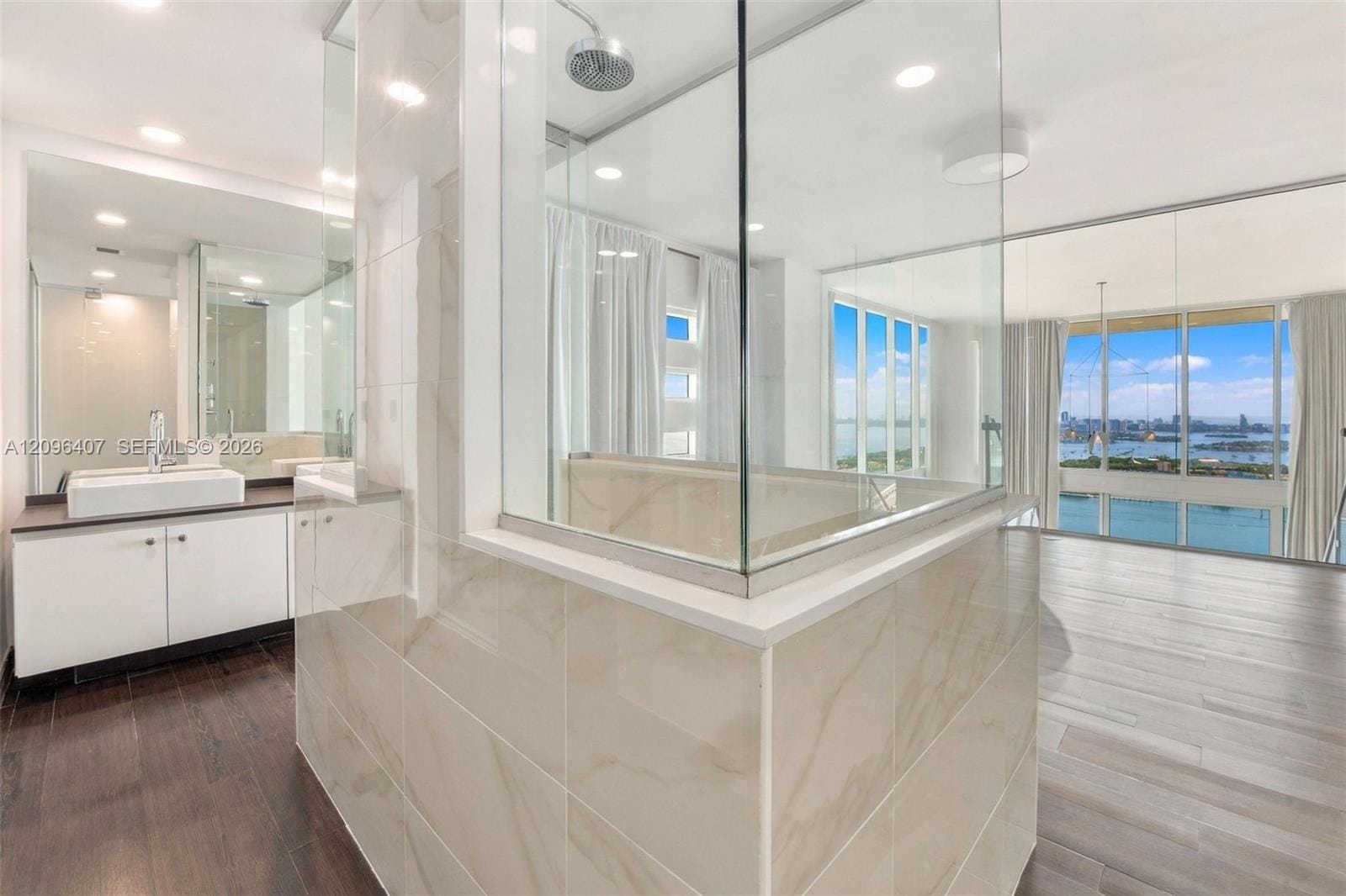 1040 Biscayne Boulevard 3704, Miami, FL 33132 photo 19