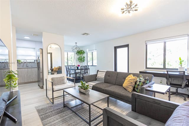518 NW 94th Street 1, Miami, FL 33150