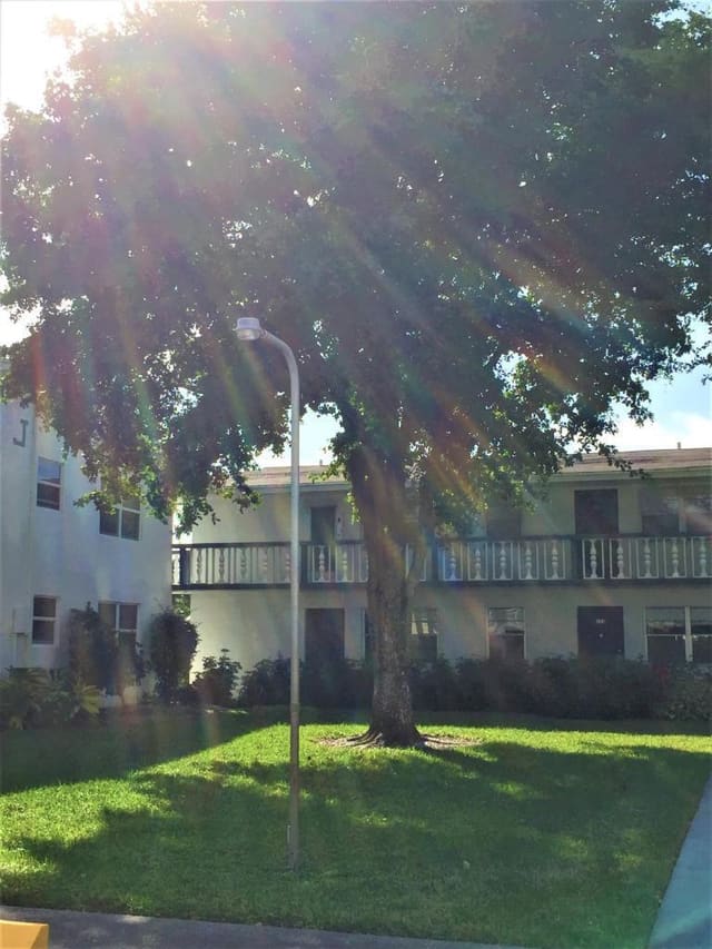 237 Sheffield J, West Palm Beach, FL 33417