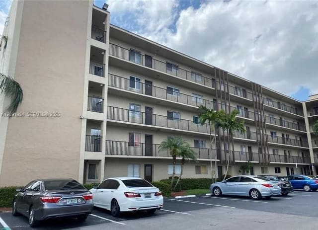 7840 NW 50 401, Lauderhill, FL 33351