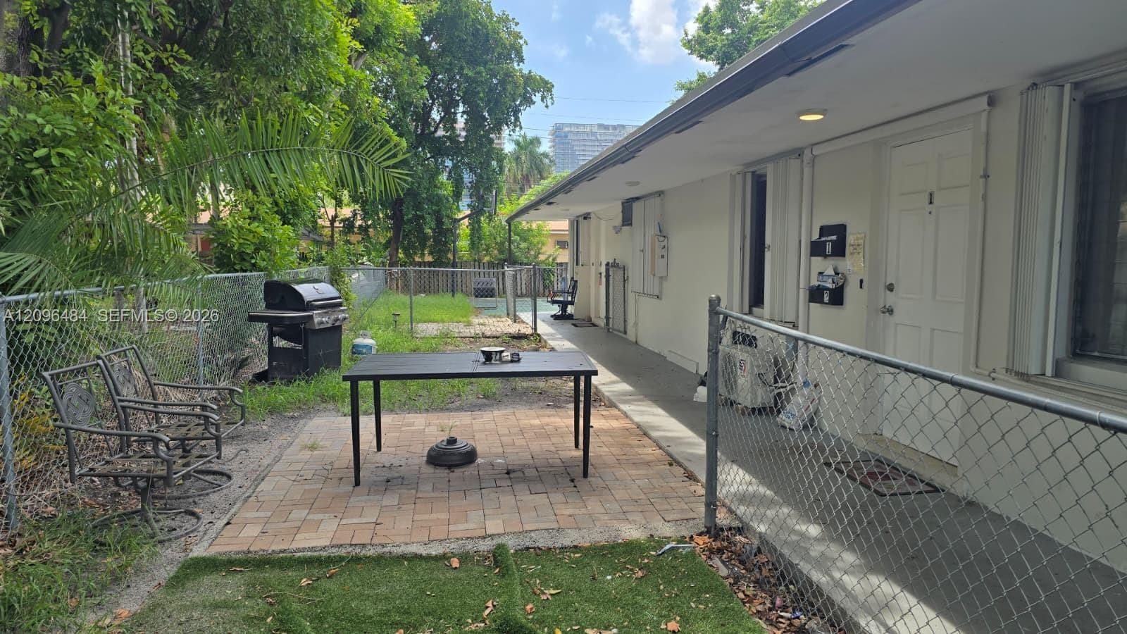 1118 NE 2nd Court 1, Hallandale Beach, FL 33009 photo 14
