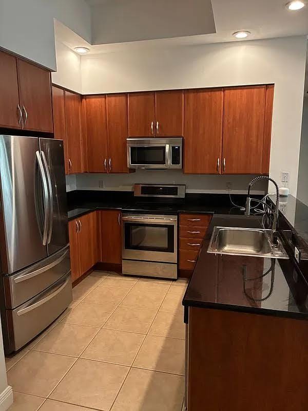 801 S OLIVE Avenue 437 — photo 4
